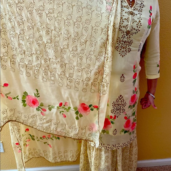 Plazo suit - Picture 1 of 6